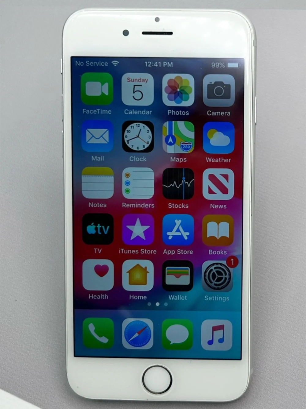 Apple iPhone 6 Silver Unlocked 16GB A1549 Excellent Battery & Condition